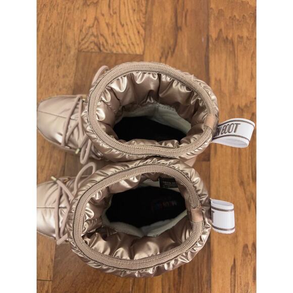 B57 Moon Boot Icon Pillow Low Snow Boots US 7/8 Maximalist Après Ski Futuristic - Picture 8 of 13